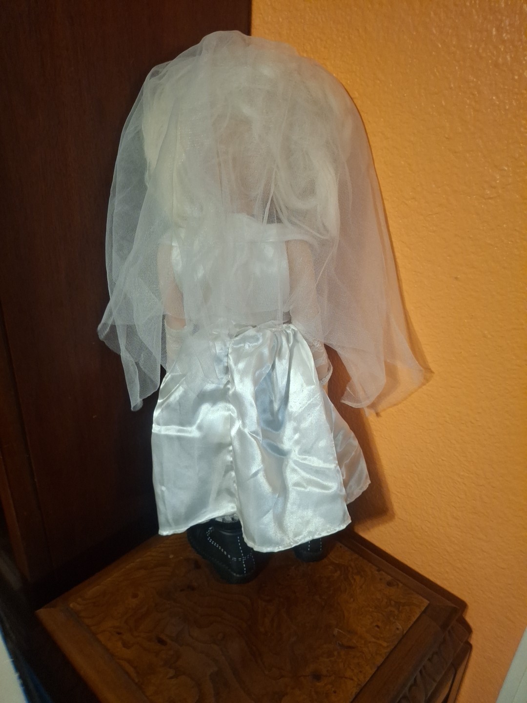 Bride Of Chucky TIFFANY TIFF 22Inch REPLICA DOLL UNIVERSAL