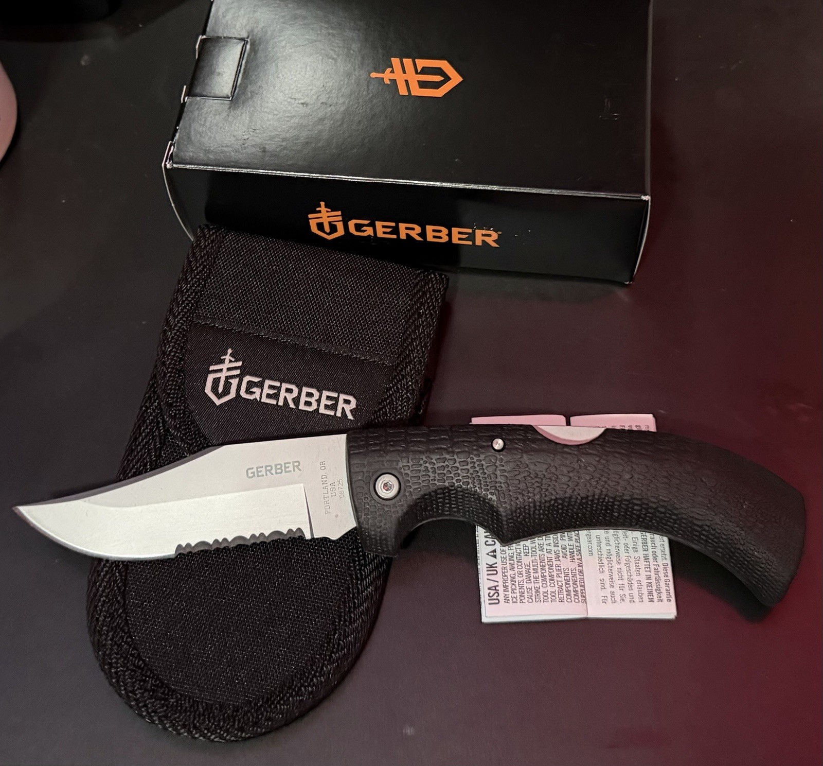 GERBER KNIFE - GATOR Lockback  #6079 + SHEATH - 5" CLOSED - USA  - NIB
