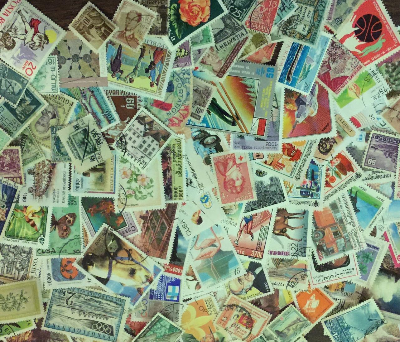 [Lot D] 250+ Different Worldwide Stamps, Many Commemoratives
