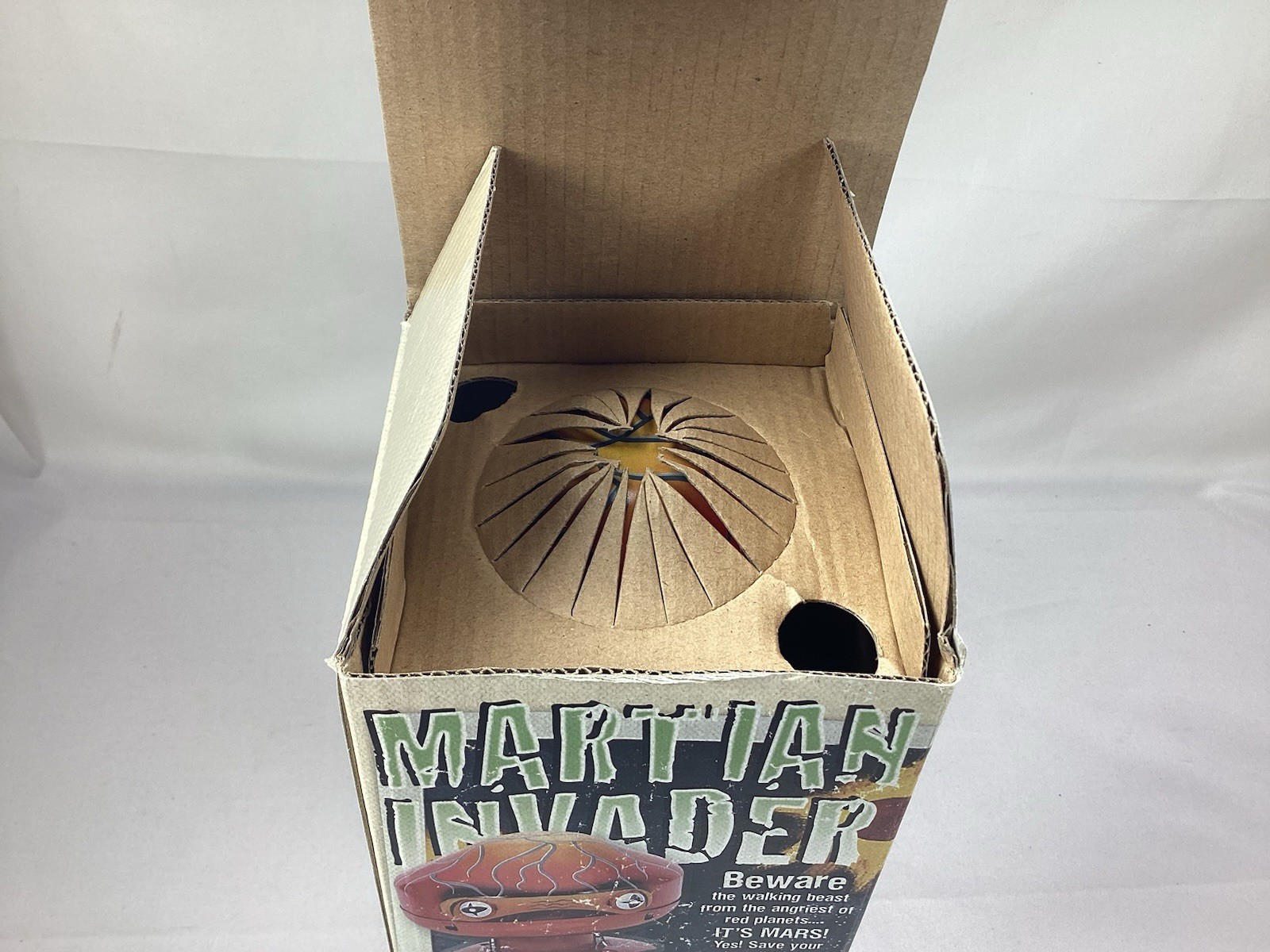 Schylling Collector Series 9.5'' Alien MARTIAN INVADER Tin Wind-Up Toy 2006 MIB