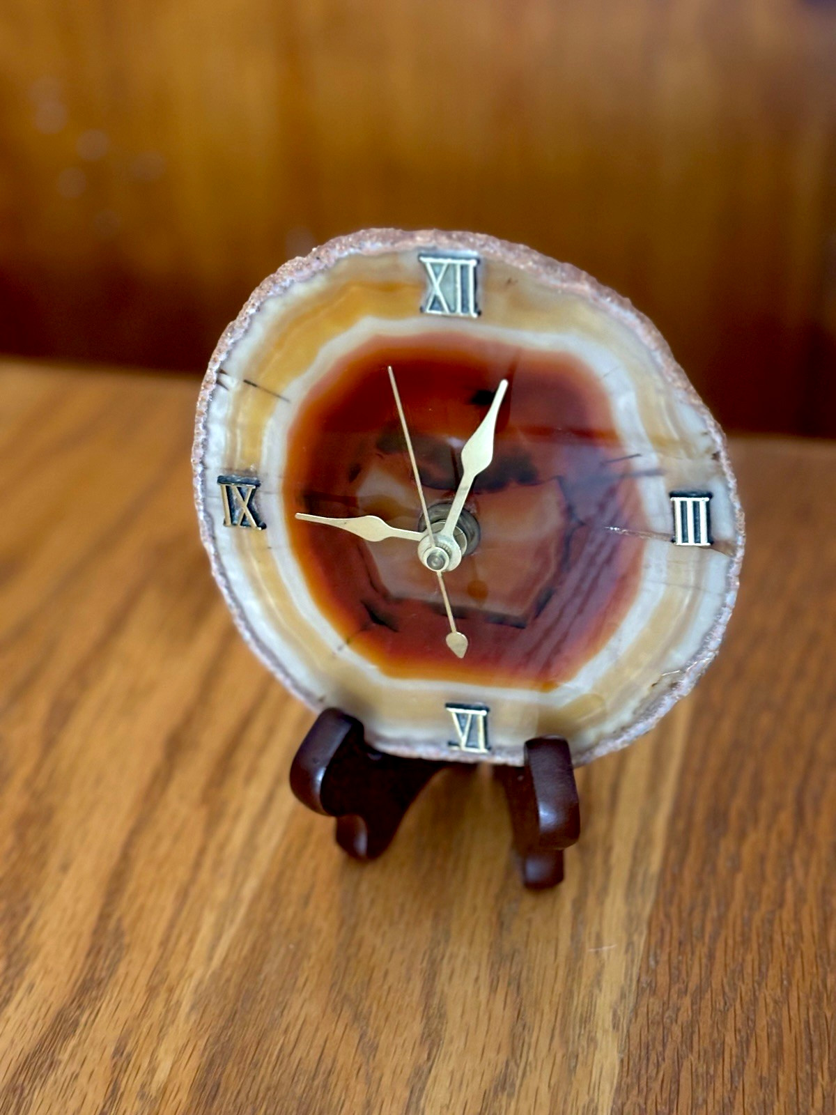 ORANGE GEODE-CRYSTAL CLOCK ON STAND (BATTERY INCLUDED)