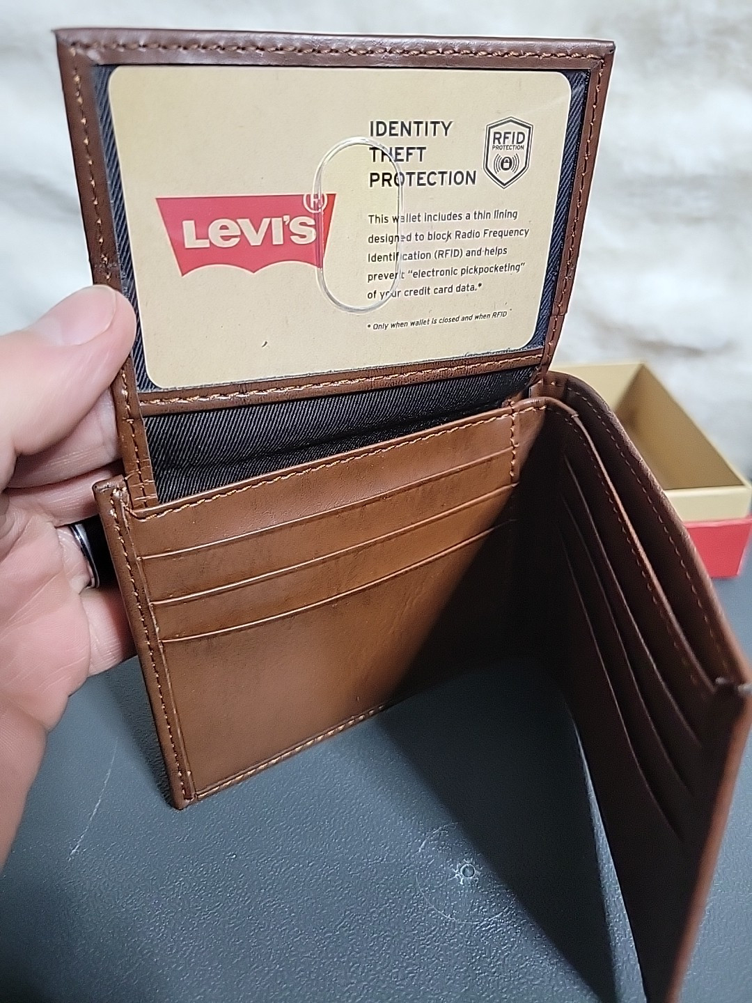 Levi's Mens Bifold Leather Wallet Brown 31LP220113 New Free Shipping