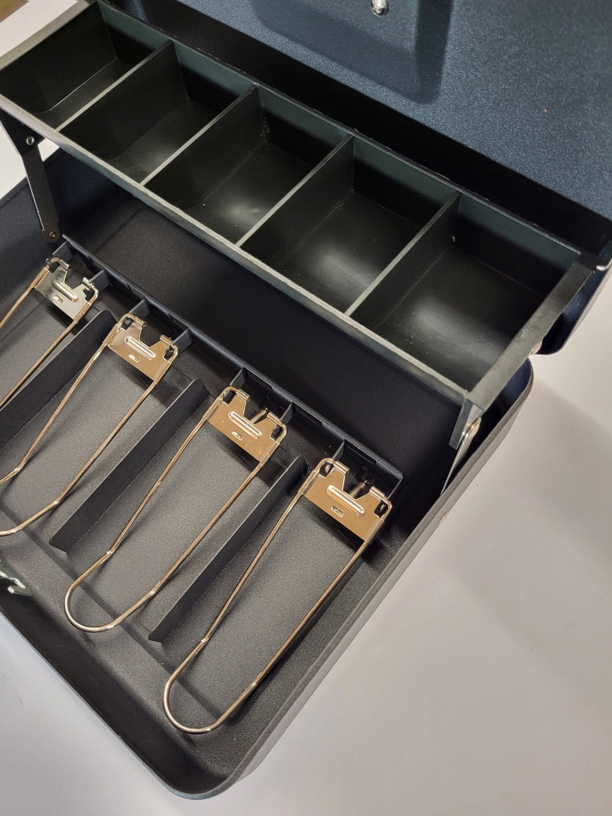 Honeywell Tiered Canitdoor Lever Cash Box Pre-Owned