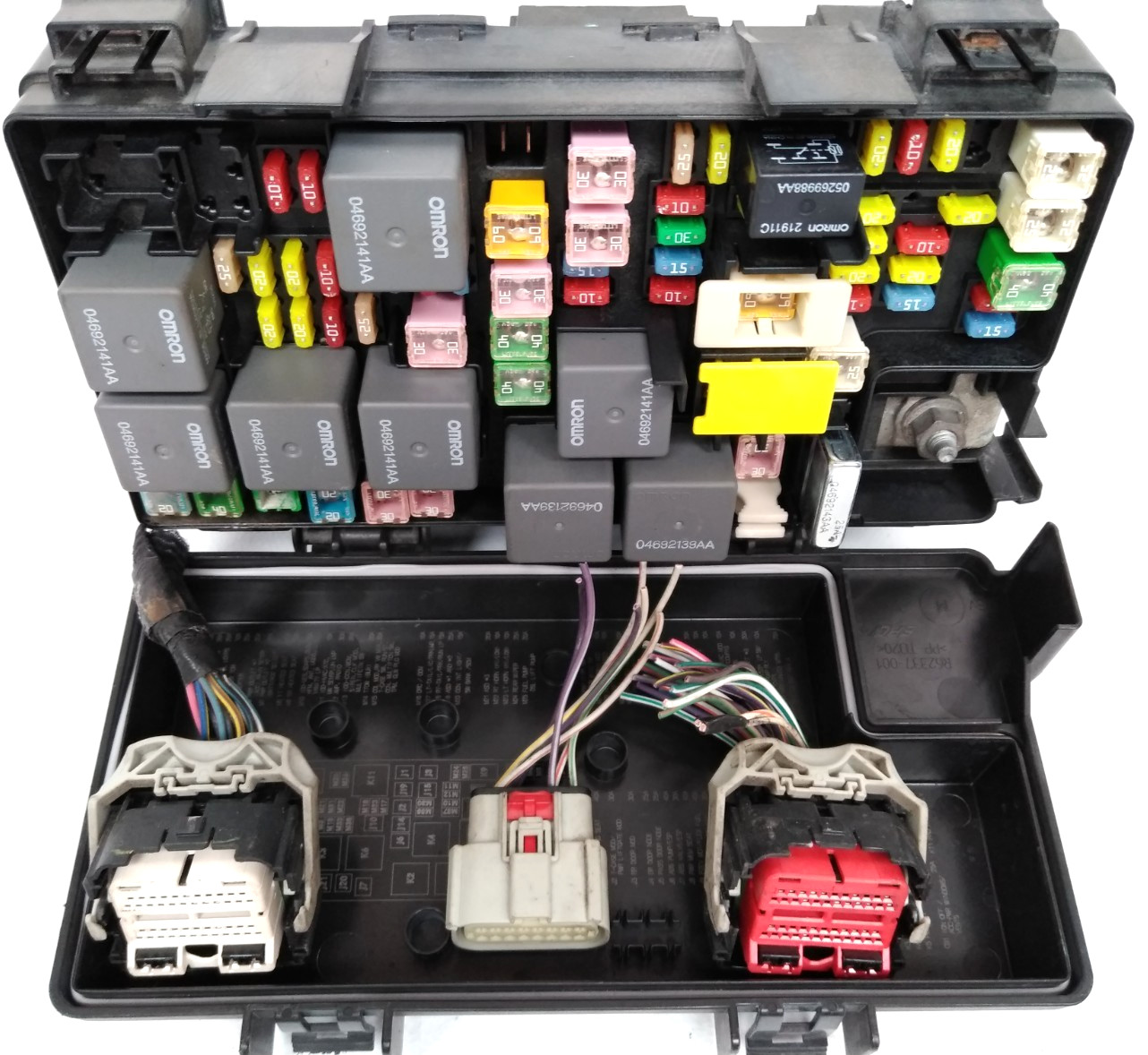 04692304AE Jeep 2009 2010 Liberty Fuse Box Dodge Nitro Front Relay Engine OEM J8