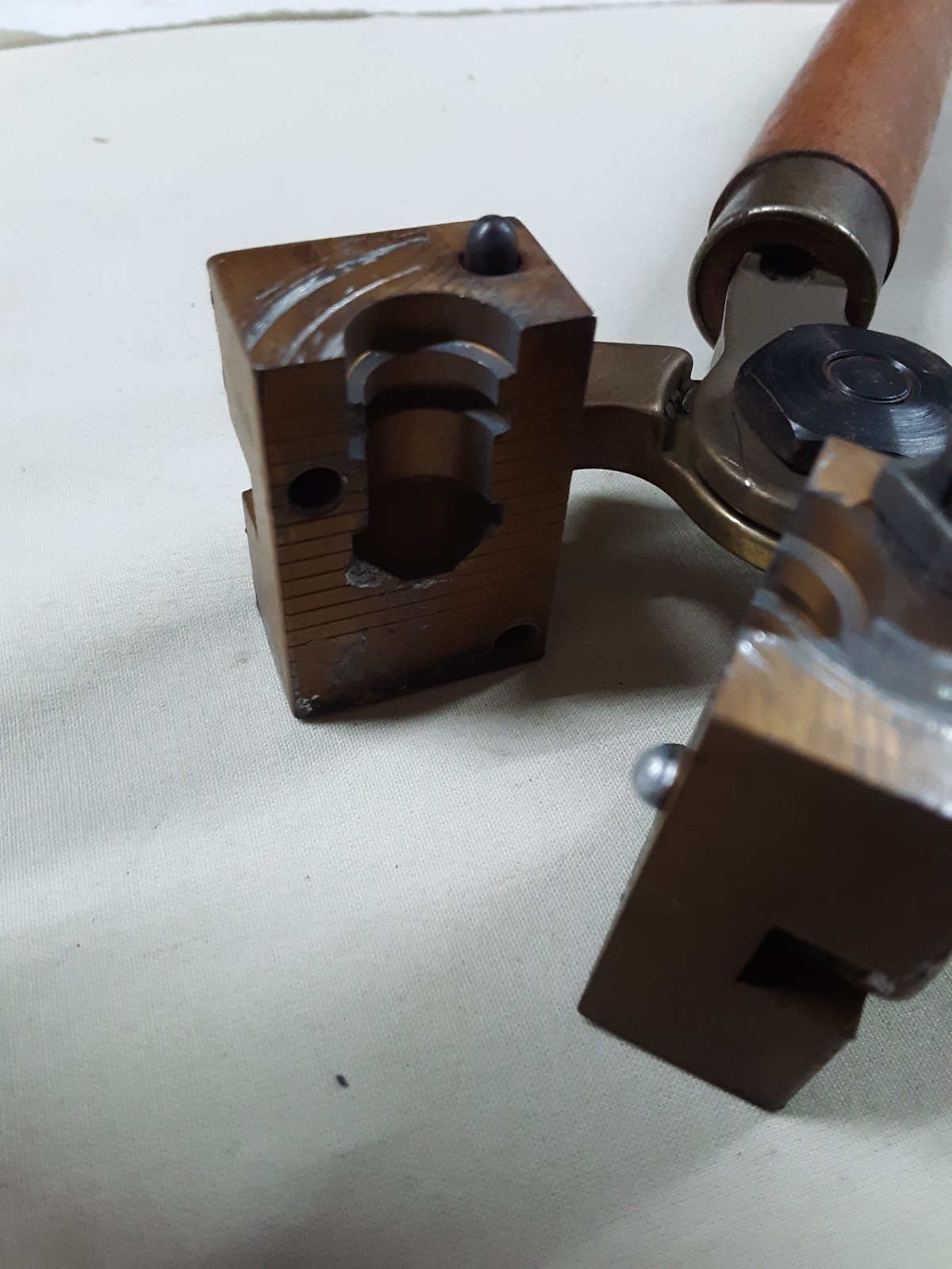 Thompson Center 50 CALIBER MAXI BALL MOLD w/ handles TC READ !!!