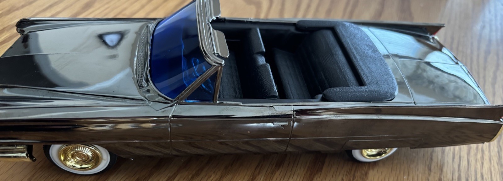 Vintage KY Super Quality 1963 Cadillac Convertible Model CAD-1 AM Radio - Works