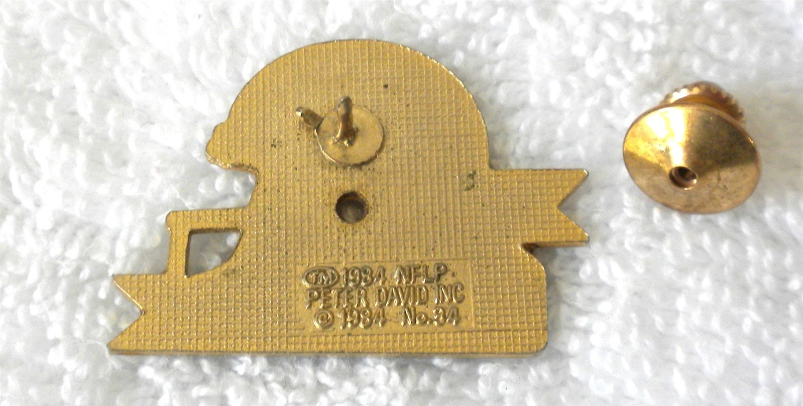 VINTAGE PETER DAVID CINCINATTI BENGALS 1-1/4" x 7/8" 1984 NFLP LAPEL PIN TIE TAC