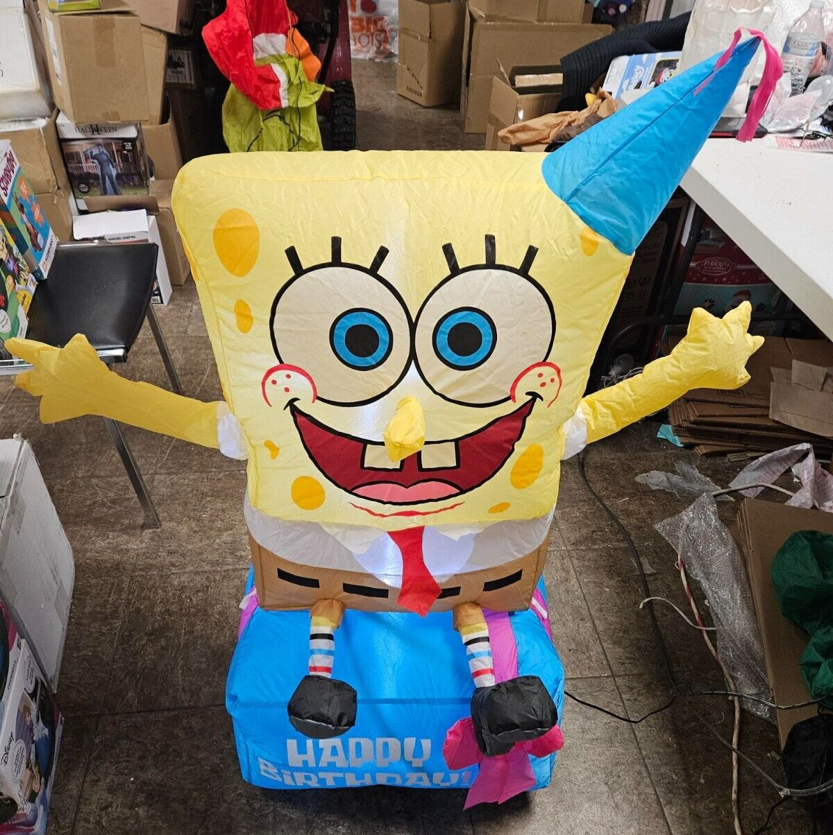 Gemmy 3.5ft Spongebob on Present Happy Birthday Inflatable