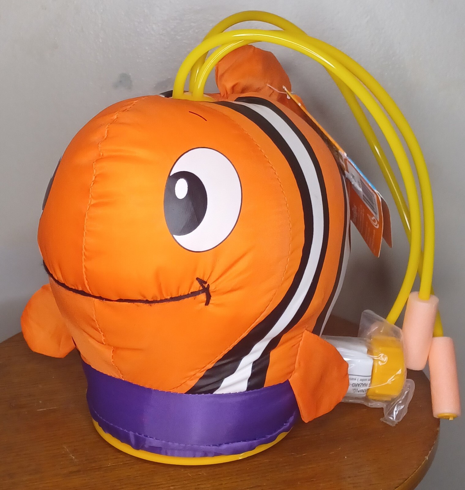 SIZZLIN' Cool Soft Squirts Mini Sprinkler - Clownfish (NEMO) *NEW*