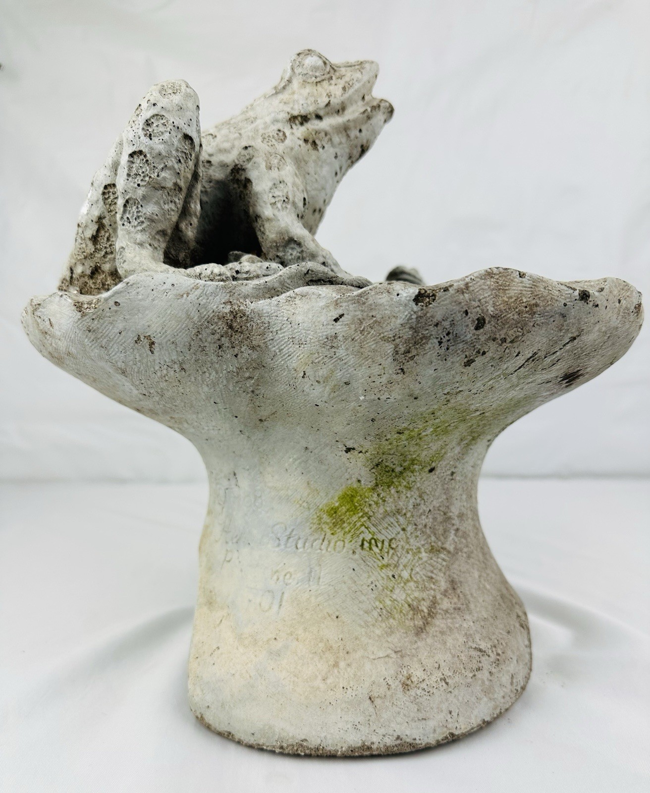 VTG 31lb Concrete Pond Spitter Fountain Accessory Mom & Baby Frogs Lilly Pad 12”