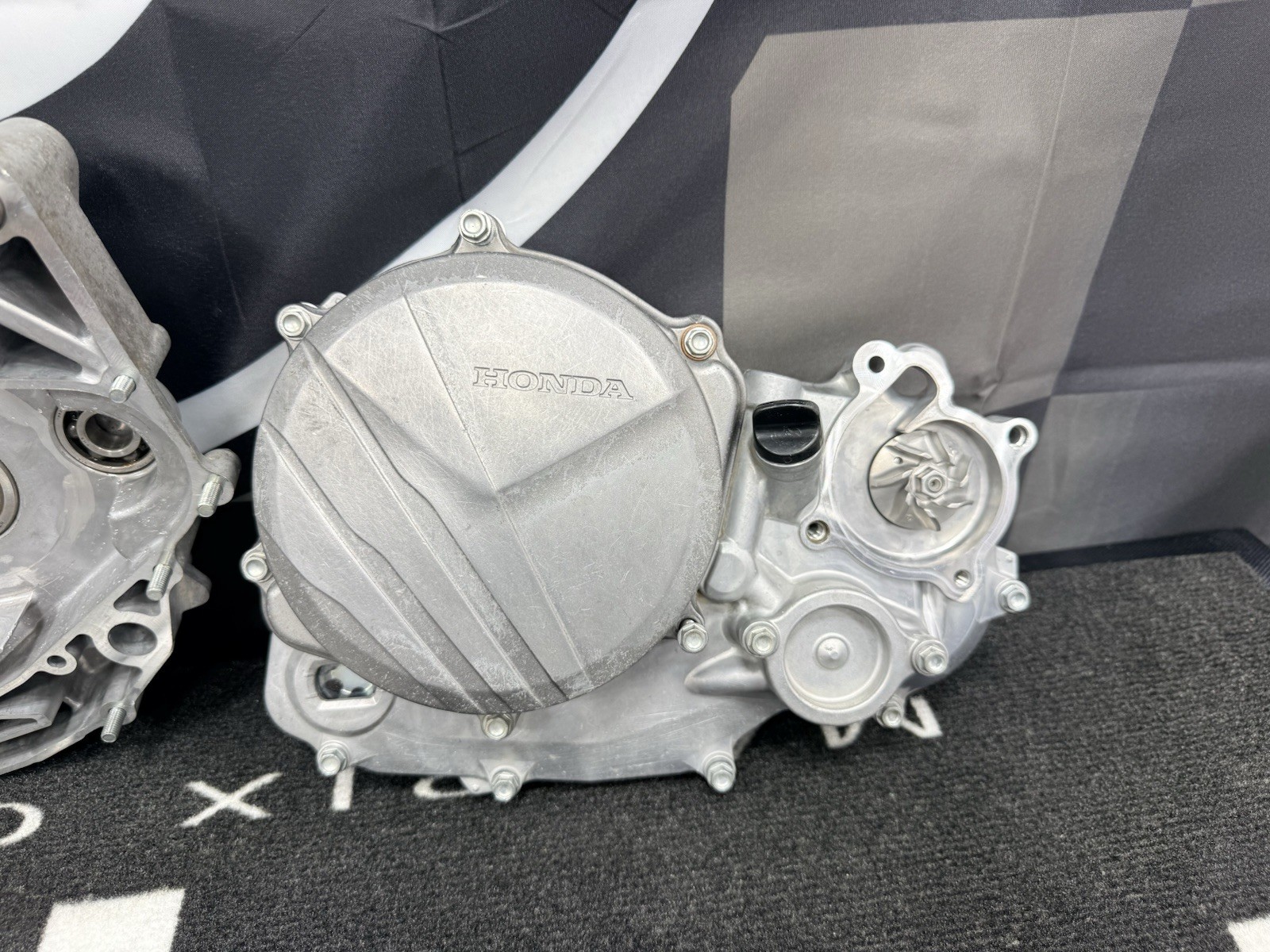 2023 HONDA CRF250R OEM ENGINE CASES LEFT/RIGHT W/COVERS COMPLETE! 11300-K95-AA0