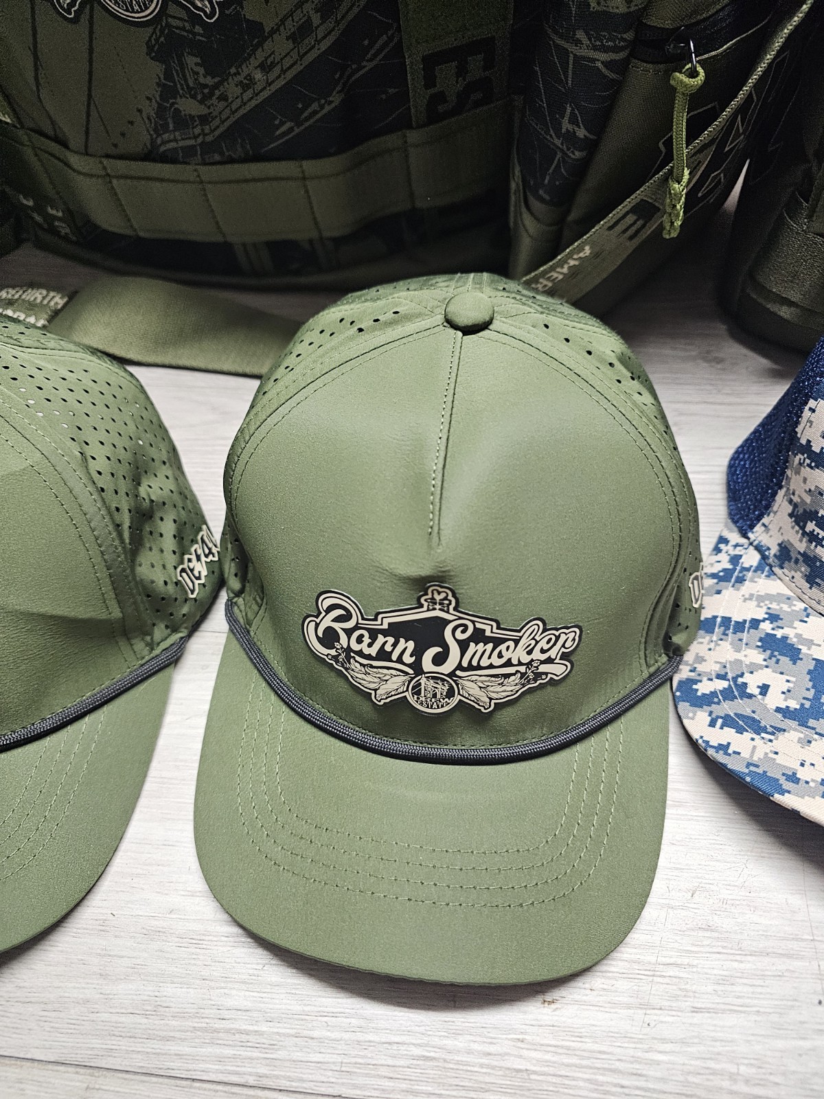 2 Drew Estates Barn Smokers Duffle Bags And Accessories