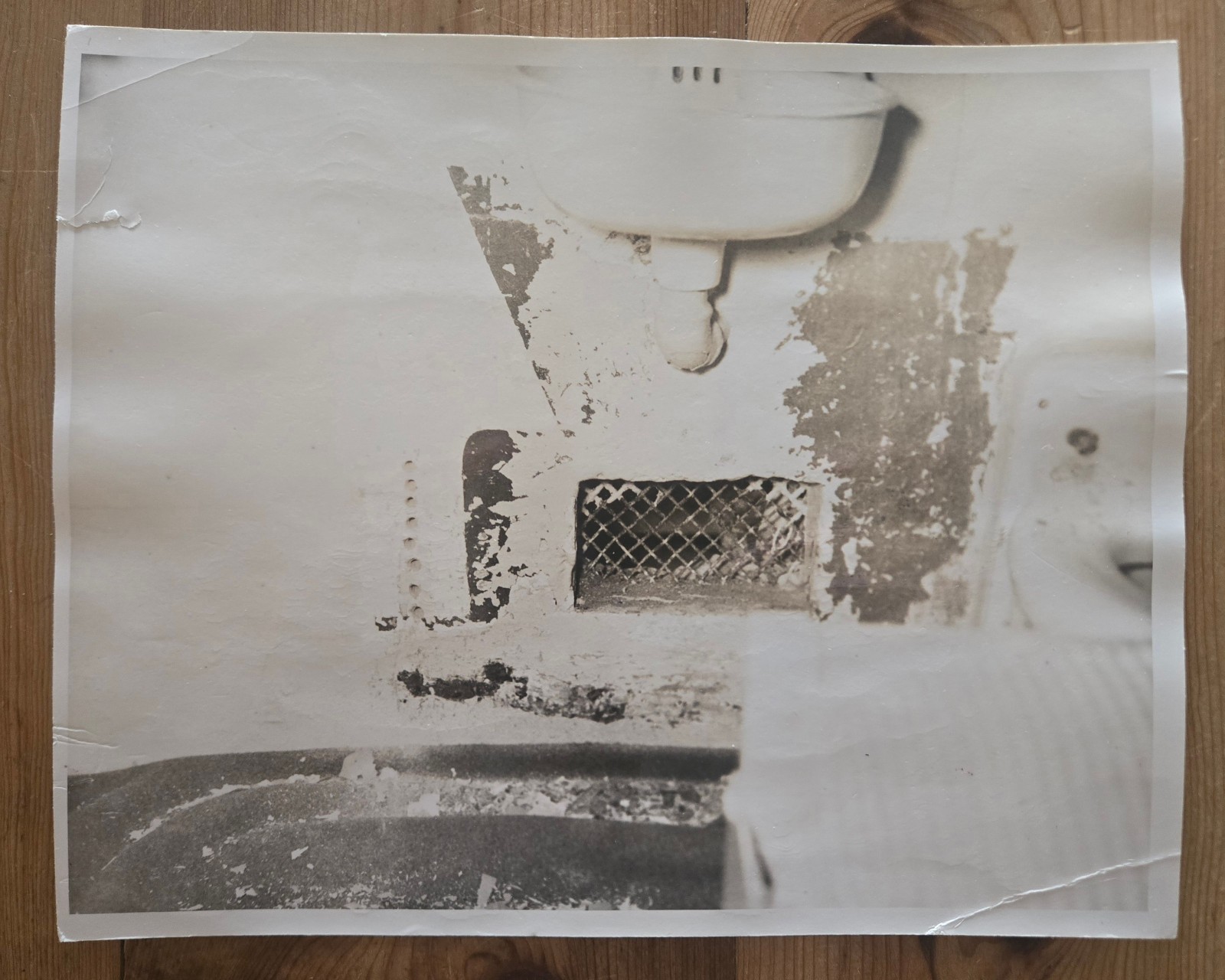 4 Original 1962 Escape from Alcatraz Photos - Prison Cell, Vent, Life Vest