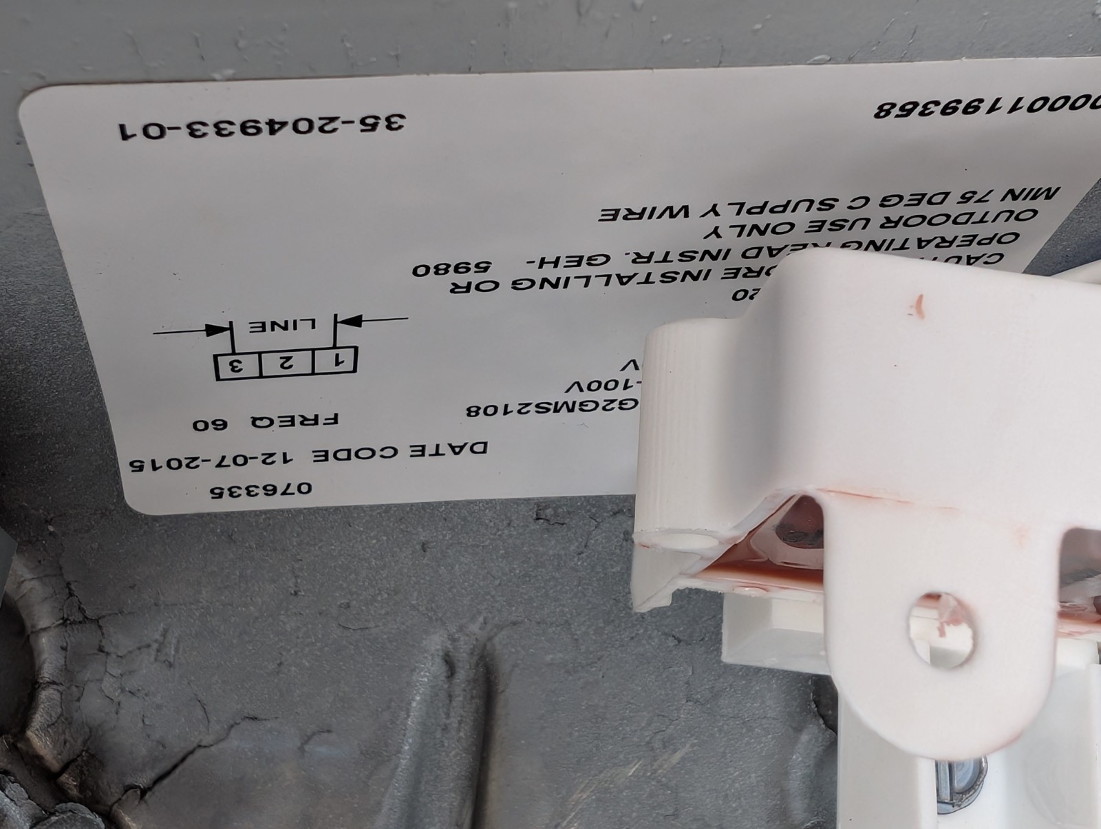 GE M-250R2 150 watt Street Light Fixture - NEW