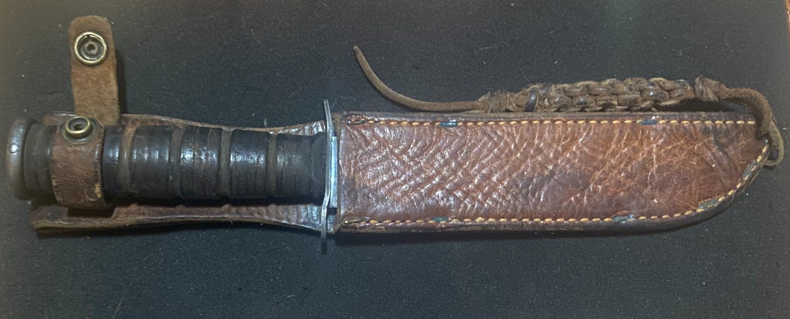 US WWII Marine Corps Camillus Fighting Knife .. RARE !!