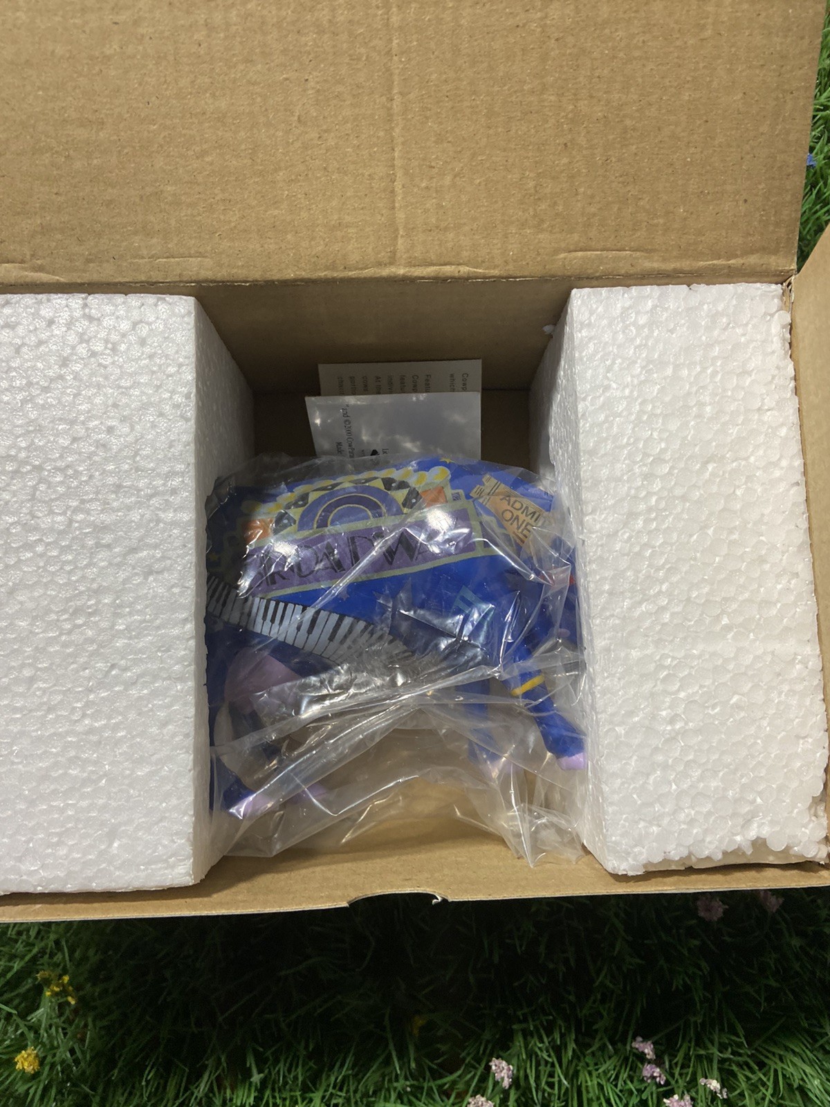 Cow On Parade Broadway 2000 Complete w/ Box & Tag Item #9159