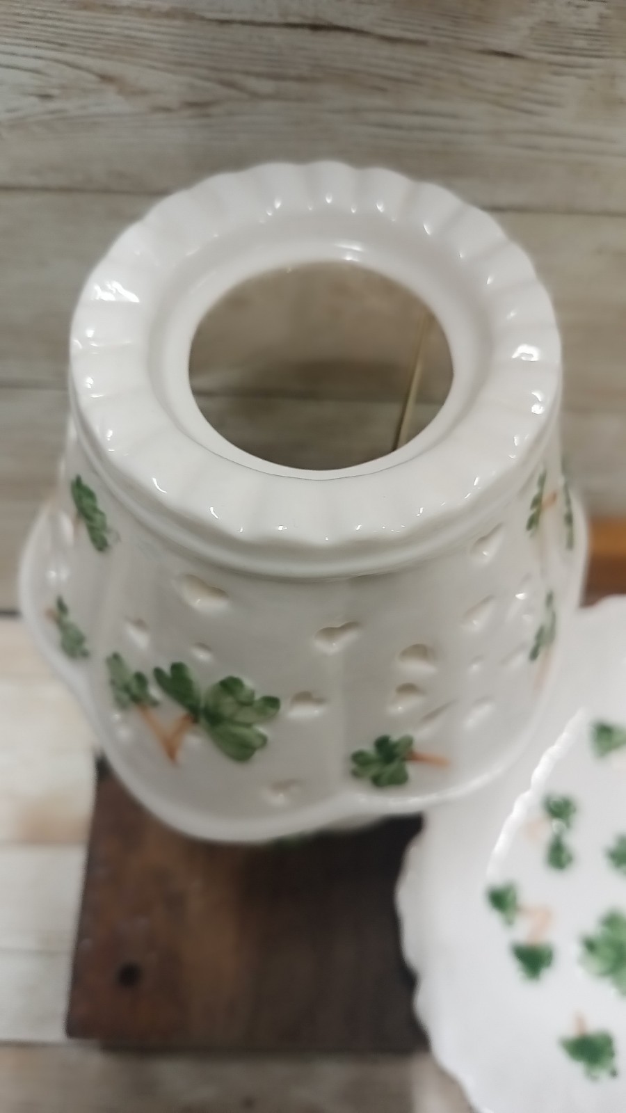 Shamrock Porcelain Tea Light 3 Piece And Small Tray Trinket Soap Dish Set