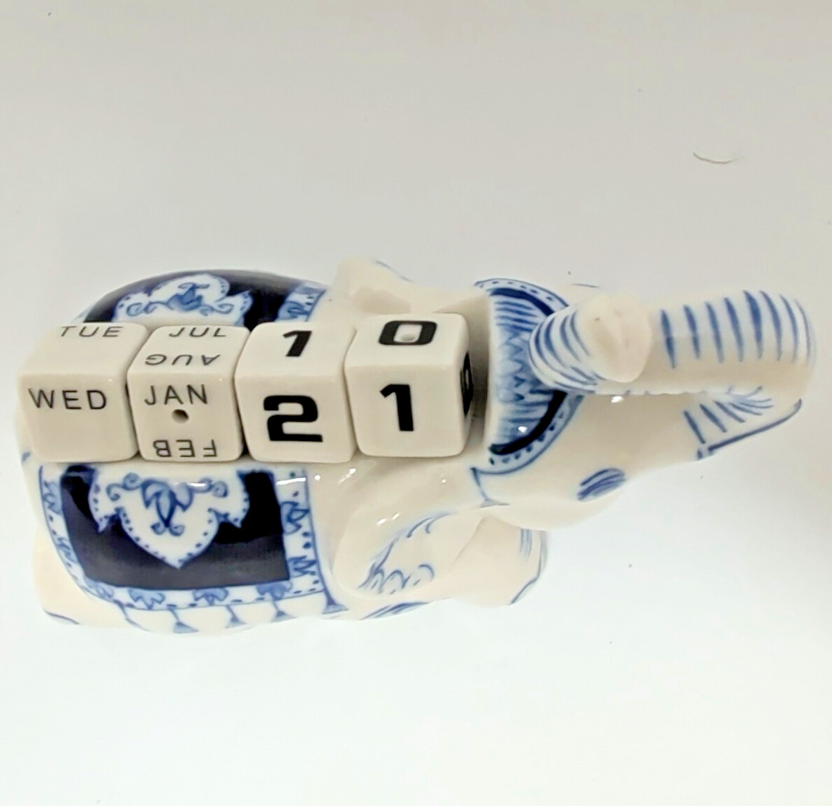 Ceramic ELEPHANT w/ PERPETUAL CALENDAR Blue Thailand - 3.5" Long x 2.5" Tall