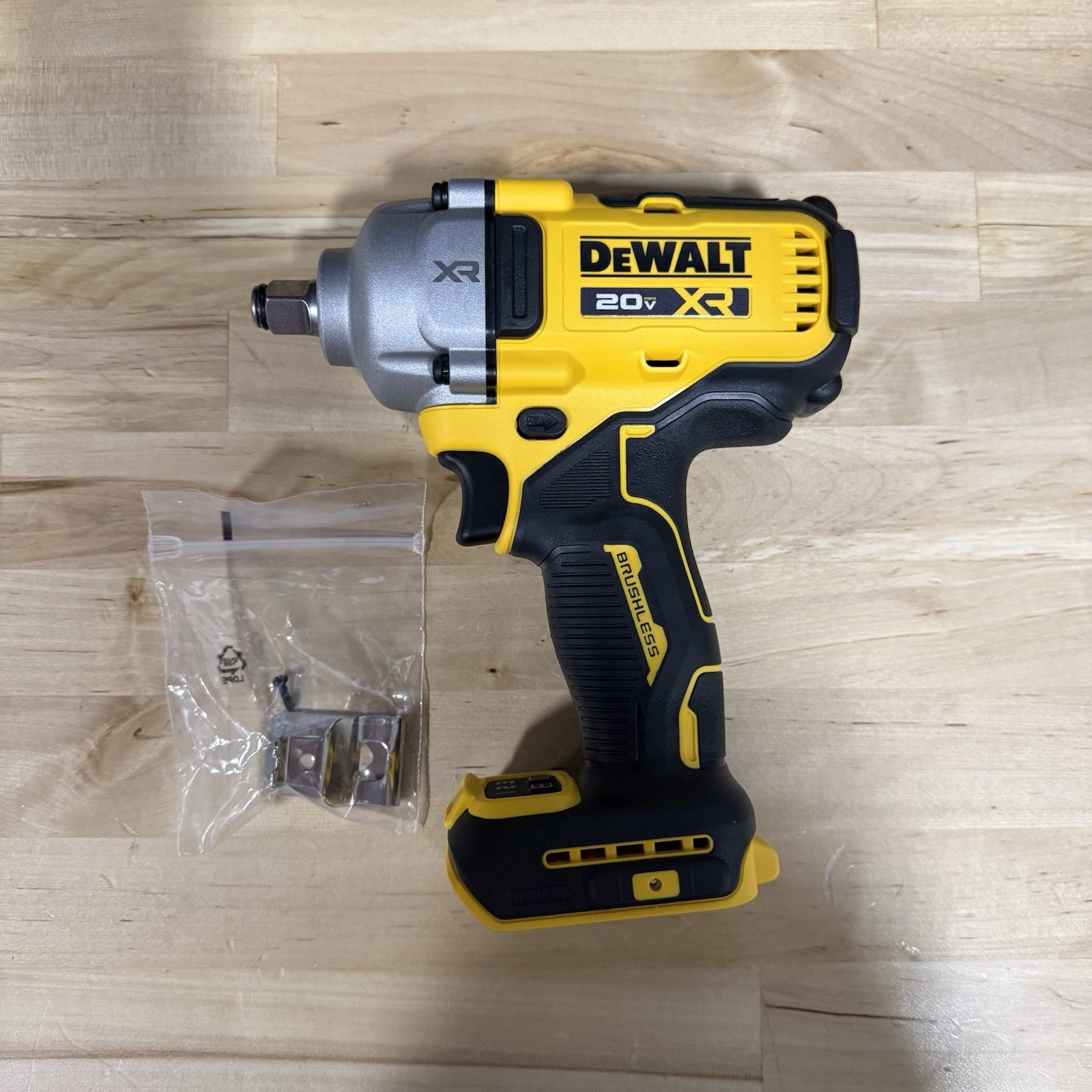 DEWALT 20V MAX Cordless Impact Wrench, 1/2' Hog Ring, Includes LED Work DCF891B