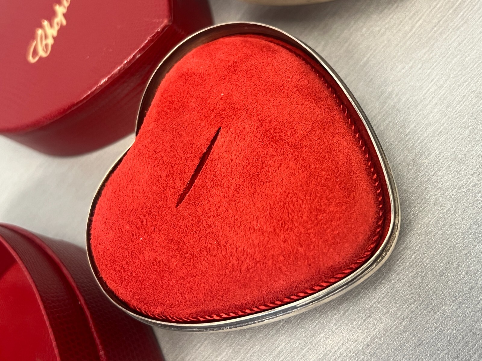 ORIGINAL CHOPARD HEART SHAPED STERlING SILVER RING DISPLAY BOX - VERY NICE!