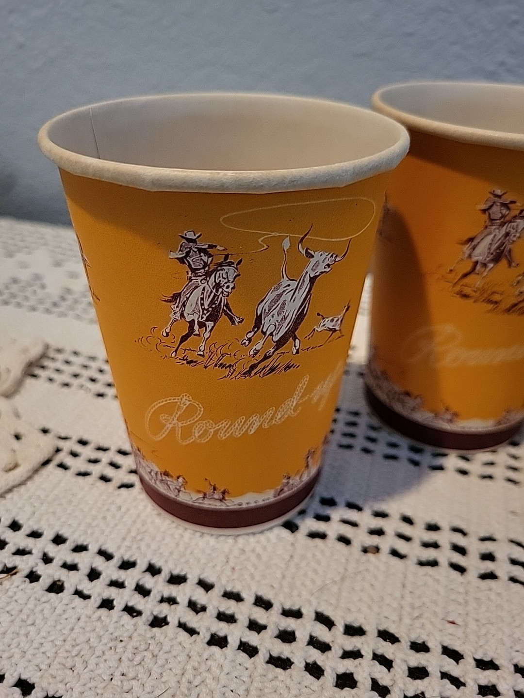 1950s Vintage 9oz Disposable Dixie Cups “Round-Up Design” - 4 Cups Handles