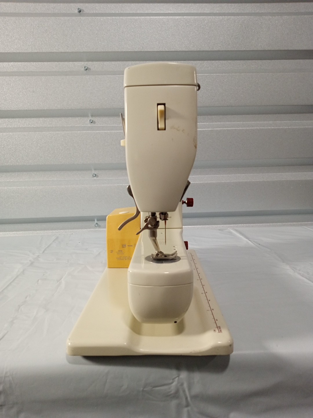Bernina 807 Minimatic Sewing Machine UNTESTED