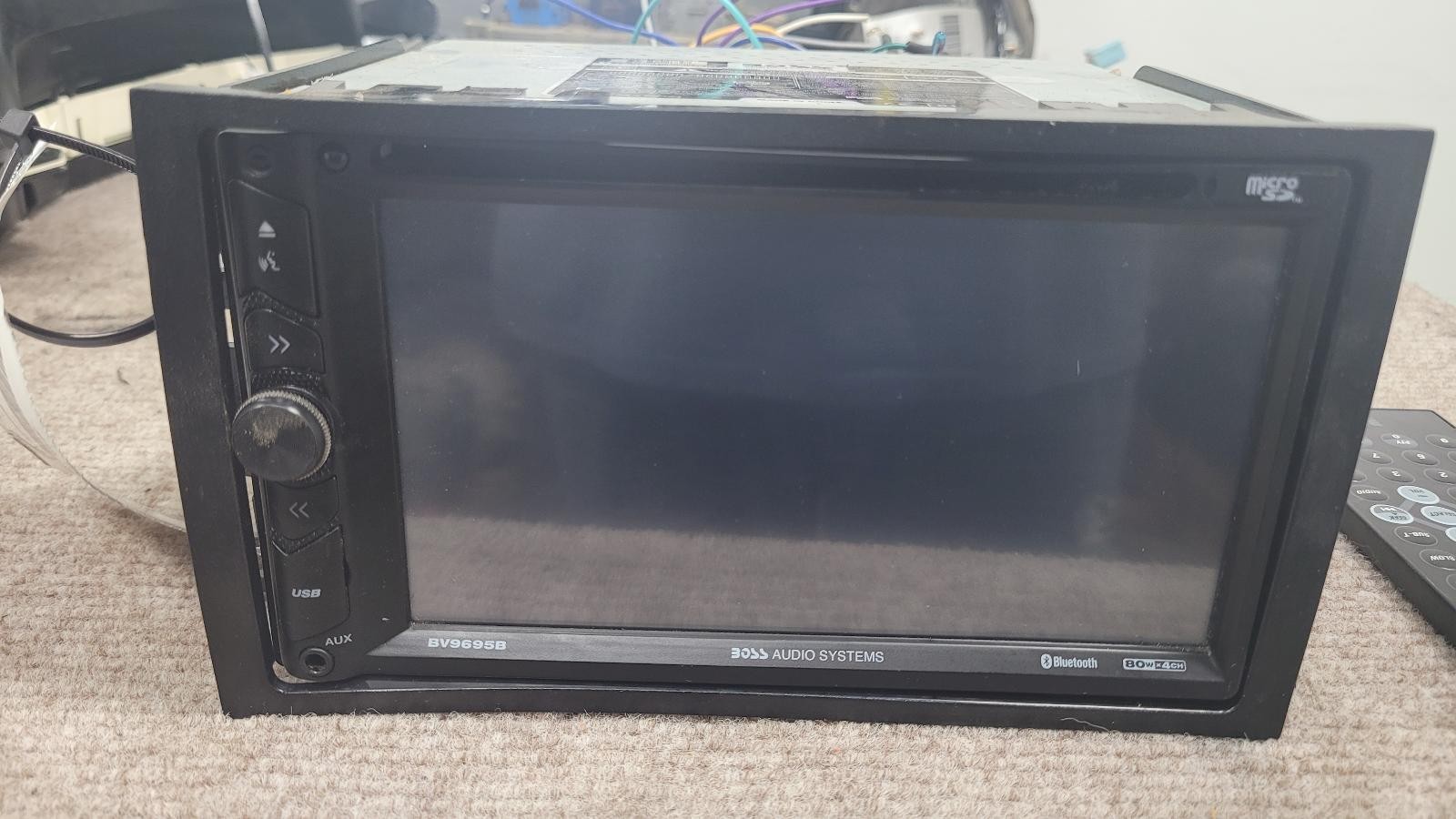 2005 Chevrolet Aftermarket BOSS A/V Equipment AM-FM Stereo 6 disc CD