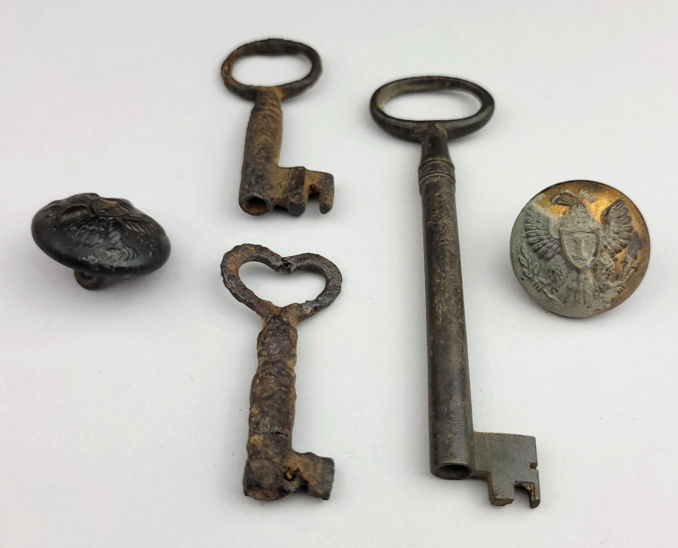 North Dakota Fort/Post Relics - 5 Pcs - Brass/Iron Military Buttons & Chest Keys