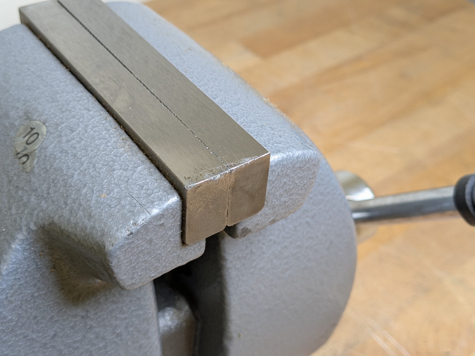 Wilton Mechanics Bench Vise w/ Swivel Base 4" Jaw Width 4-1/2" Opening 21300