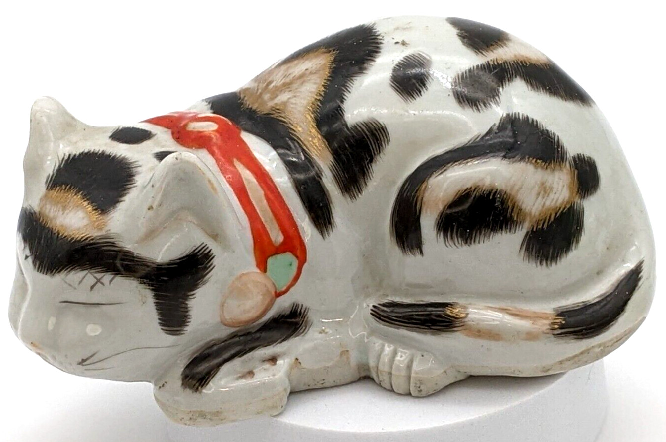 Kutani Japanese Ceramic Sleeping Cat Figurine Black & White