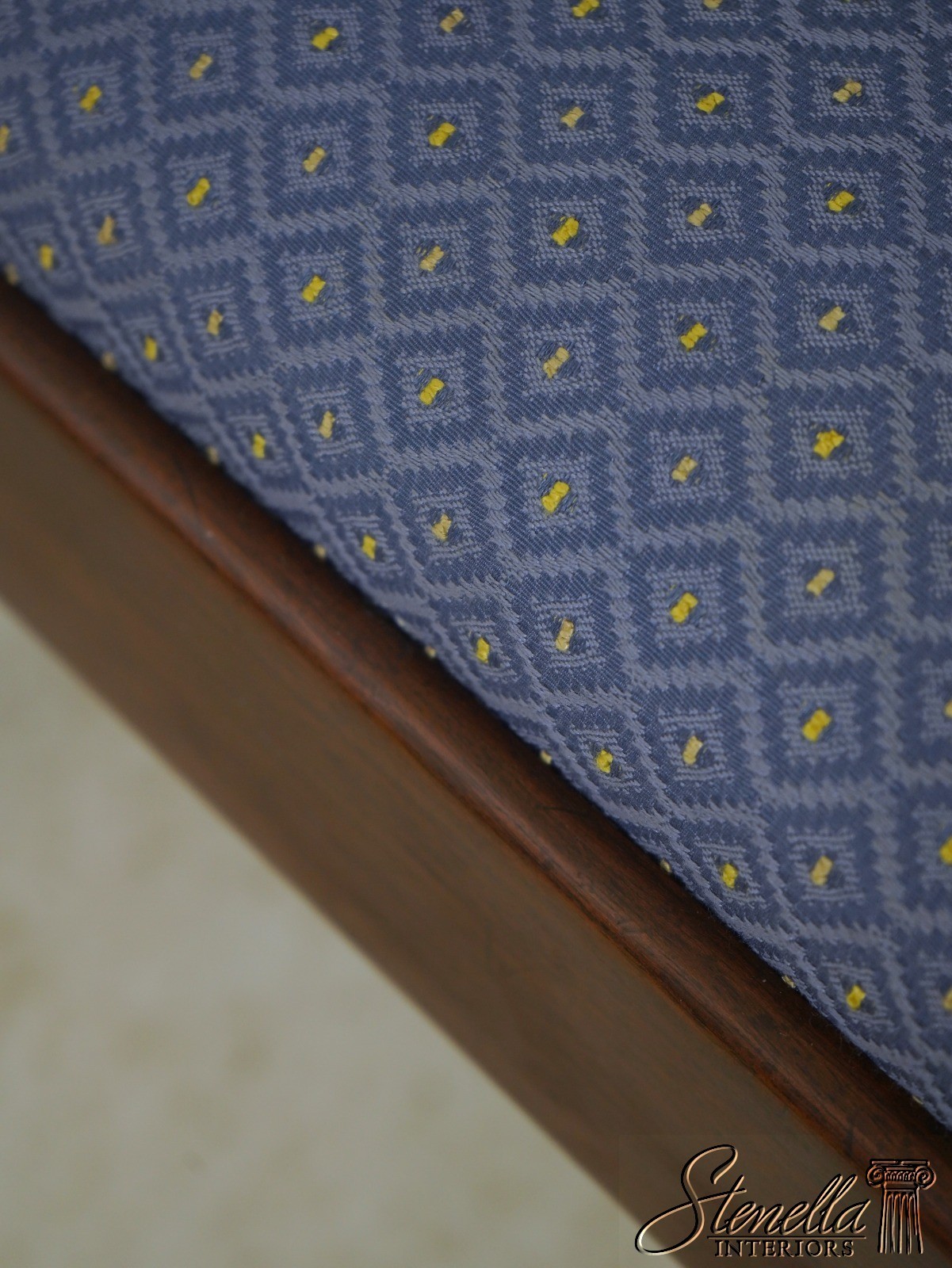 71682: KITTINGER Colonial Williamsburg Chippendale Mahogany Stool