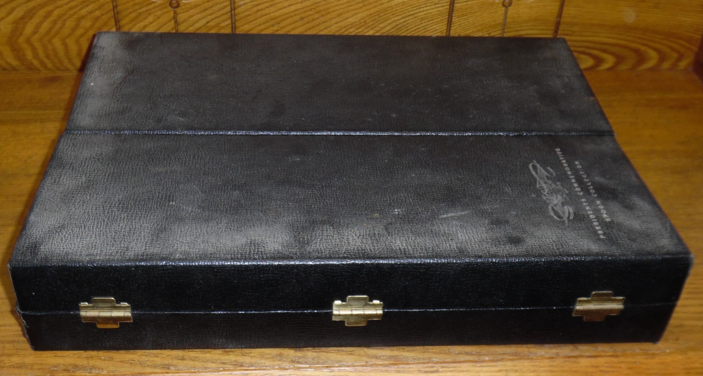 Vintage Wm. Rogers International Silver Plate Presidential 34 Spoon Set In Case