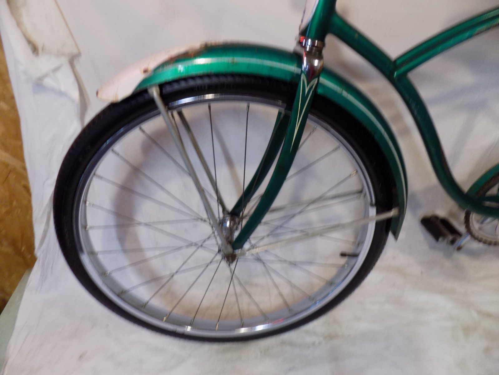 1957 SCHWINN SPEEDSTER MENS AMERICAN 24 BIKE GREEN TYPHOON JAGUAR TIGER CORVETTE