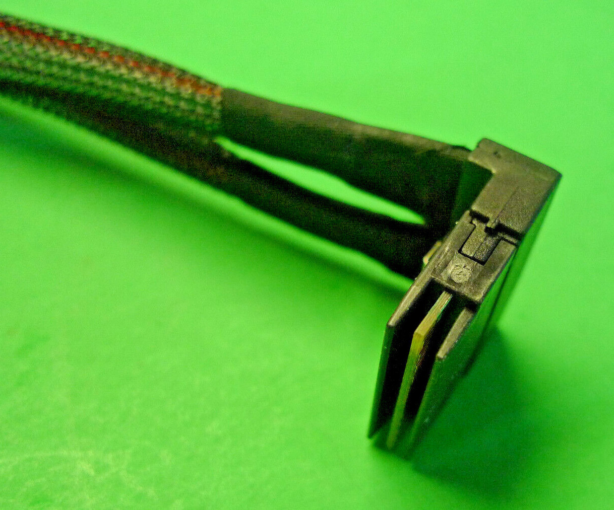 NEW Dell PowerEdge R720 PCIe X8 To Backplane Dual Mini SAS Cable MJCP4