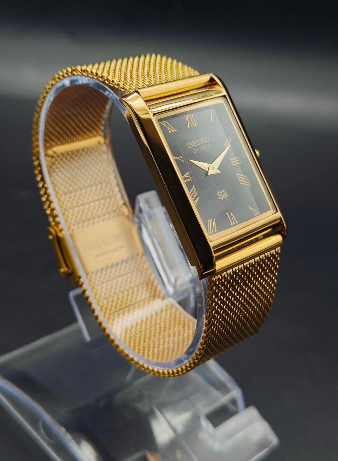 Classic Vintage Seiko Slim Quartz Men's Wrist Watch