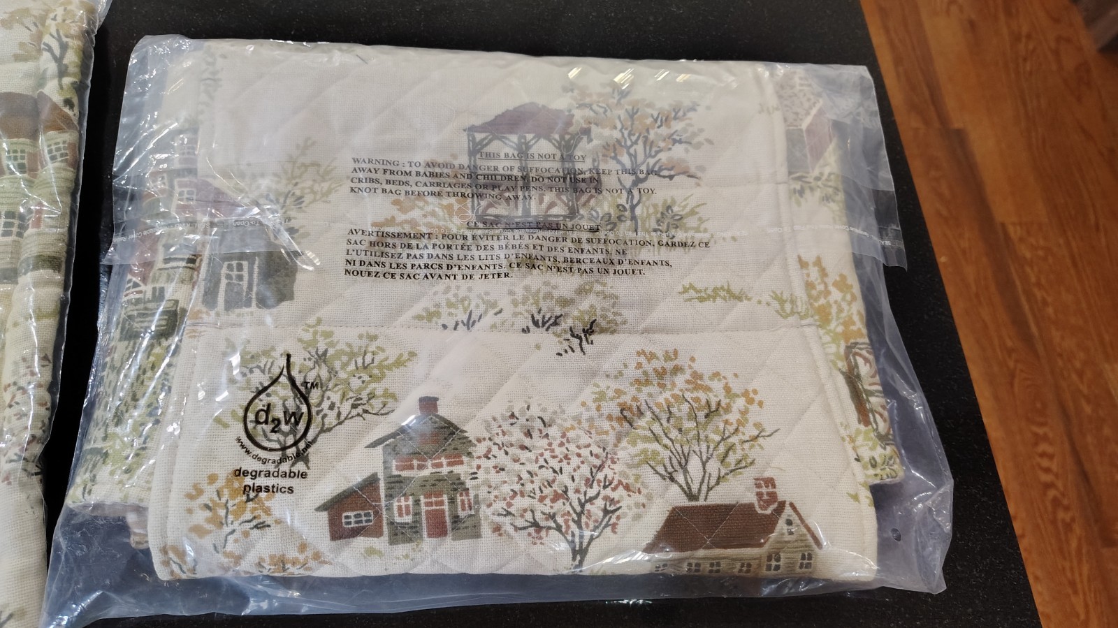 April cornell modern prairie lot of 2 casserole/bread warmers new kitchen