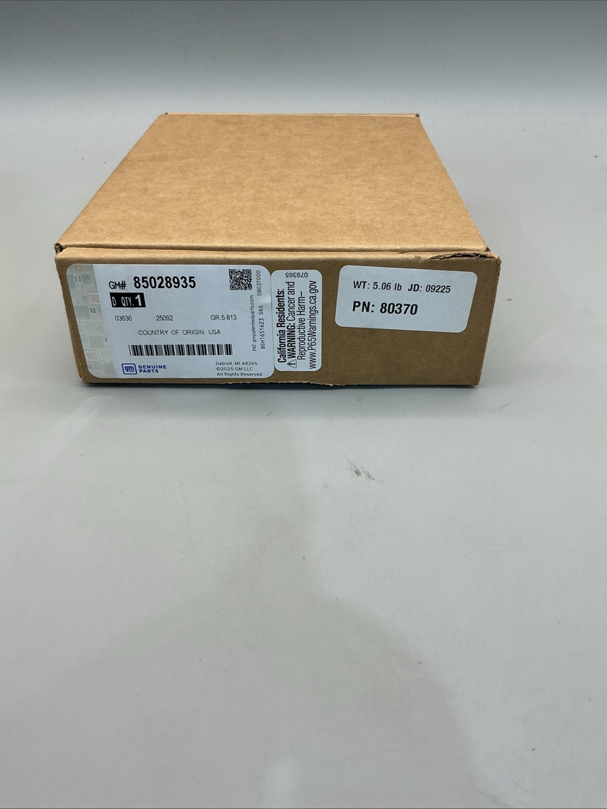 Genuine GM Wheel Lug Nuts Black (20) 85028935 Escalade Sierra Silverado GM