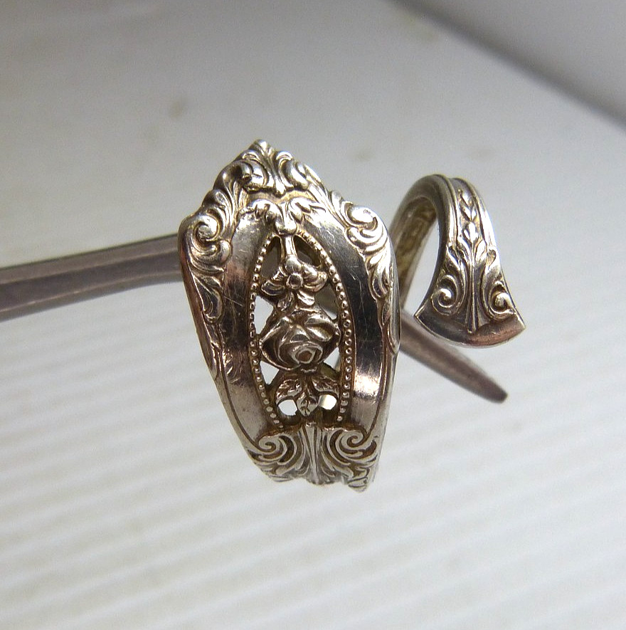 Vintage Wallace Rose Point Sterling Silver Spoon Ring