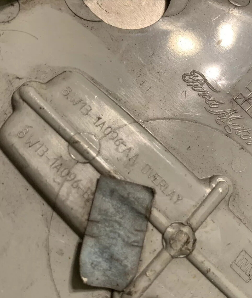 06 07 08 09 10 11 Lincoln MKT MKX MKZ Town Car OEM Center Cap P/N 8W13-1A096-AA