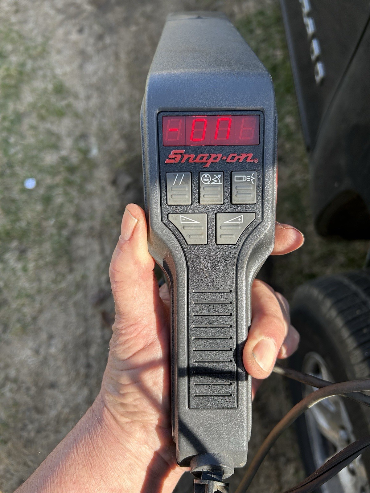 Snap-On Tools Incorporated TACH / ADV TIMING LIGHT model MT2261 10-16V DC 1.3A