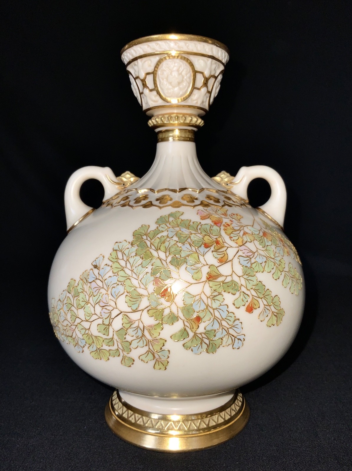 ANTIQUE ROYAL WORCESTER GILT & PAINTED HANDLED VASE C. 1884-1889 #1109 8 7/8"H