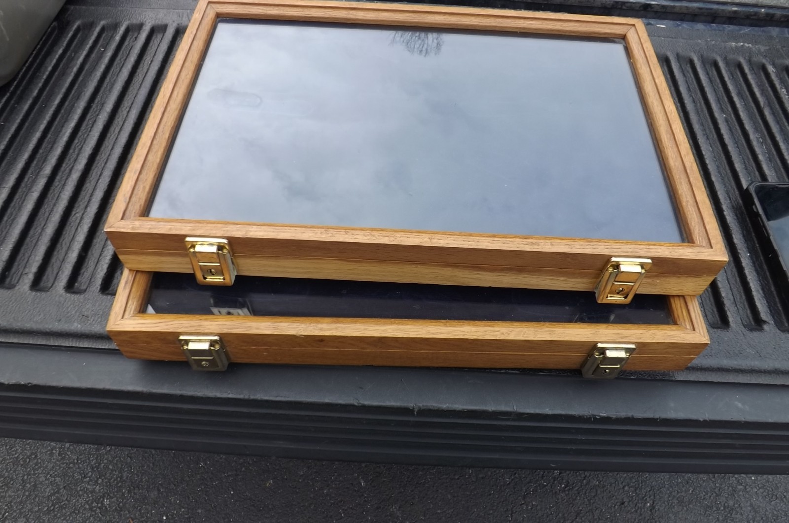 LOT OF 2 KNIFE WATCH MARBLES OAK WOODEN DISPLAY CASE USED GREAT SHAPE 18" INCH