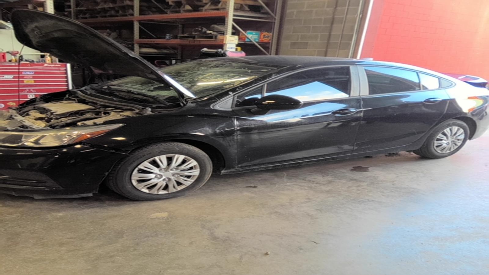 Used Front Right Drive Axle Shaft fits: 2017 Chevrolet Cruze front gasoline AT F