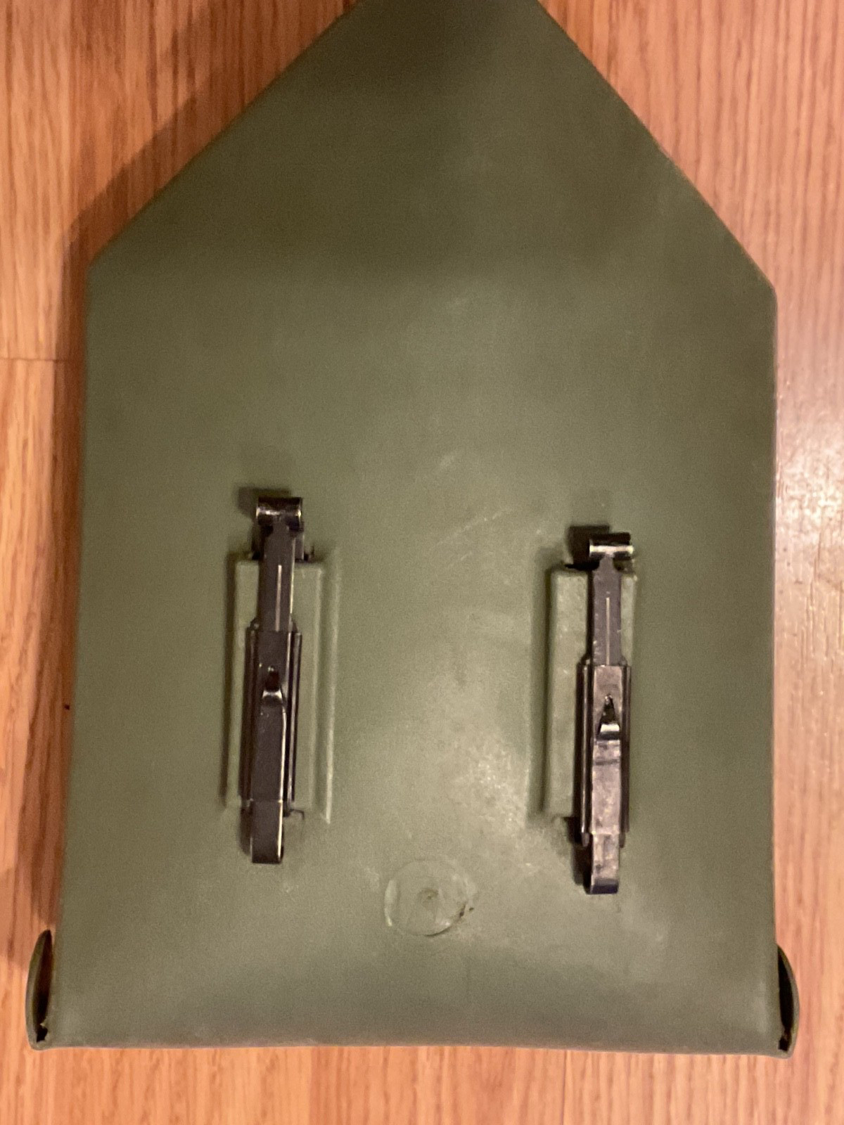 VINTAGE 1982 MILITARY ORIGINAL U.S.TRIFOLD TRENCH SHOVEL SERRATED