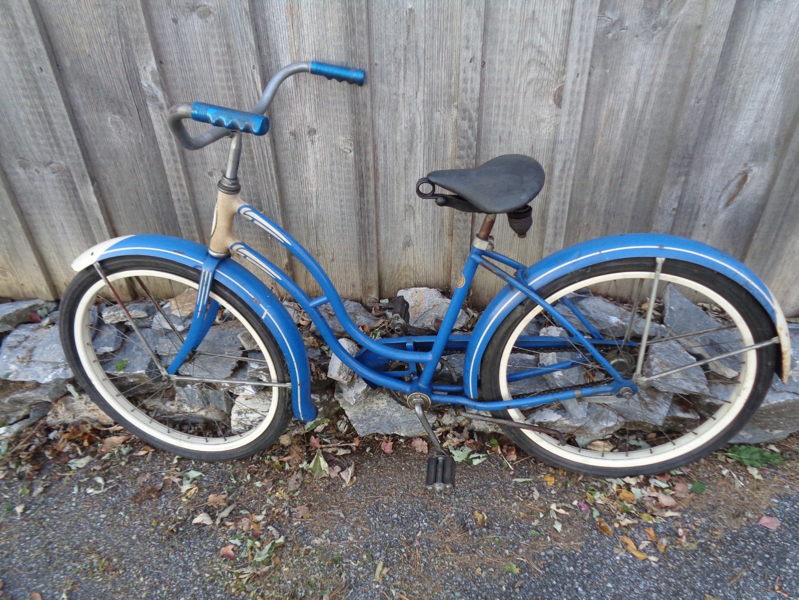 Vintage SCHWINN 24" Balloon Tire Girls Bike - Serial #G32268
