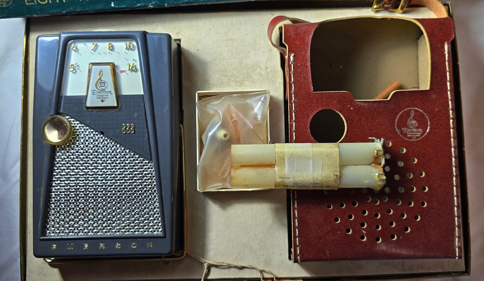 Vintage Grey EMERSON 888 8 Transistor Pocket Radio & Accessories