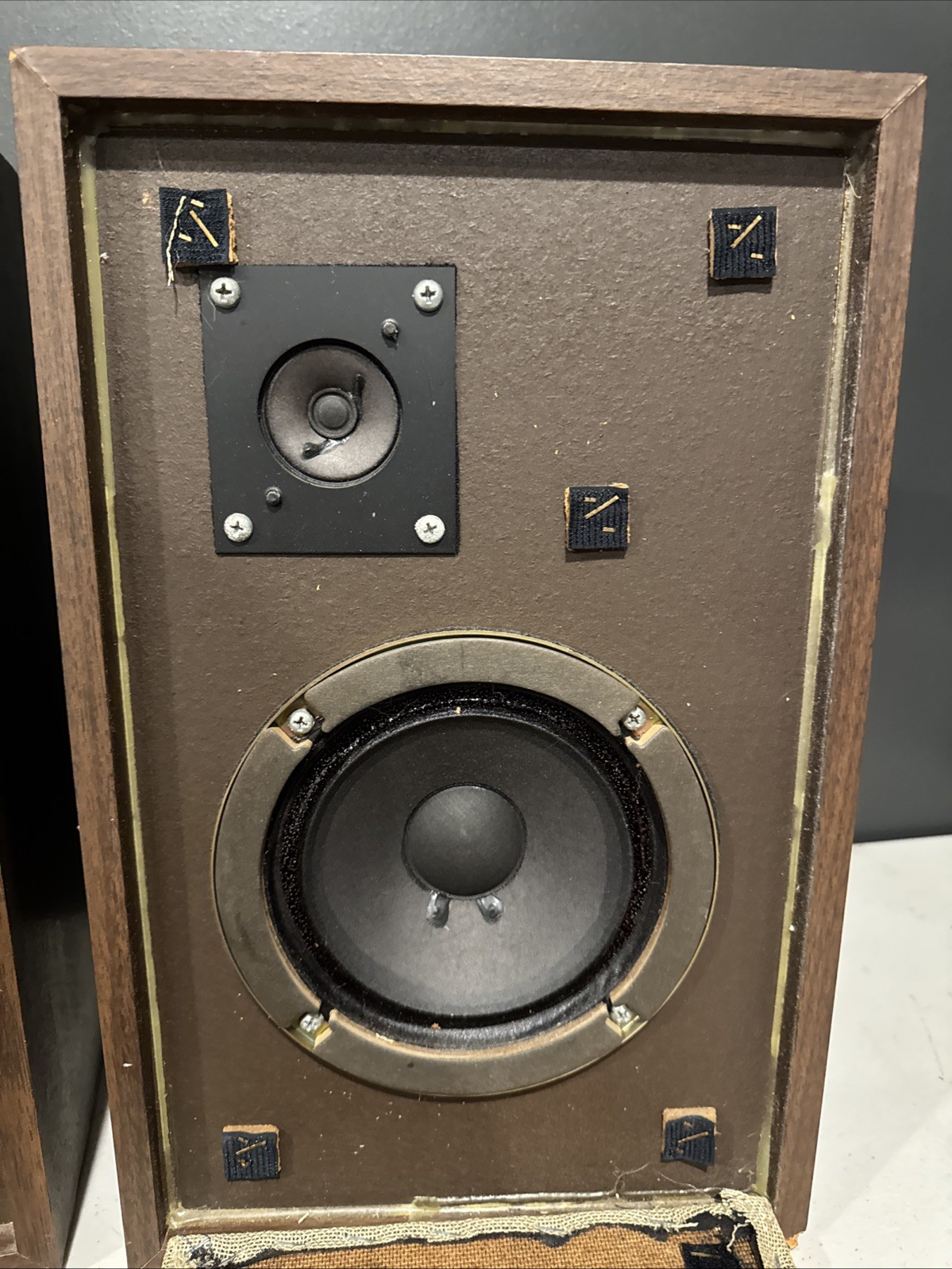 Advent /3 Bookshelf Speakers Original Grill Cloth & OG Badges - Tested