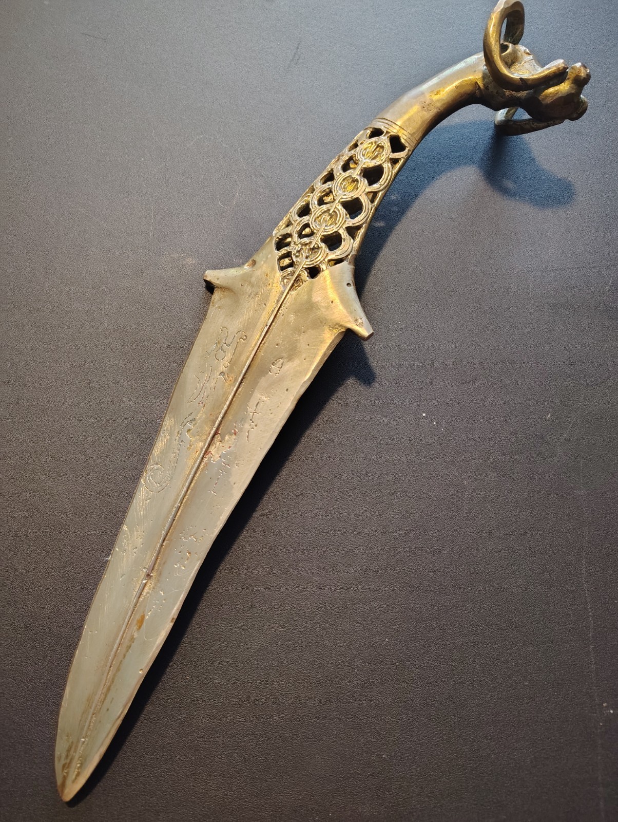B.C 1500 Shang Noble Dagger RARE!