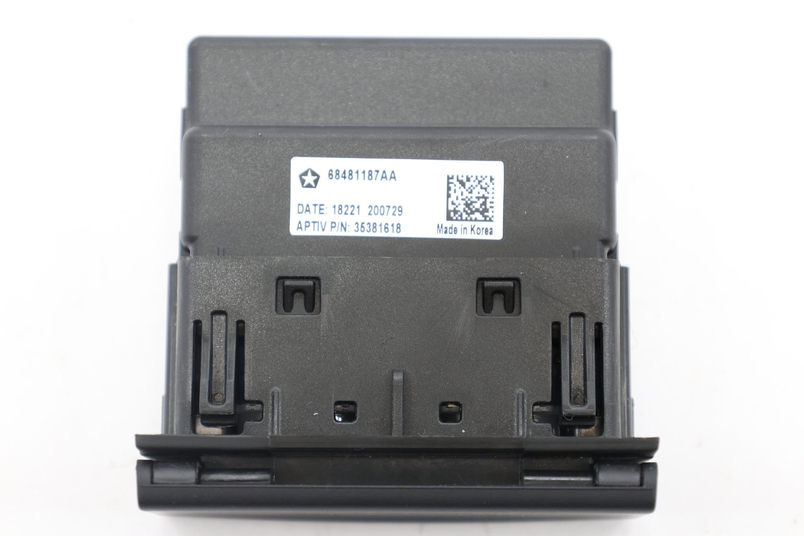 2021 - 2022 JEEP WRANGLER REAR CENTER CONSOLE BACK USB PORT OEM 68481187AA