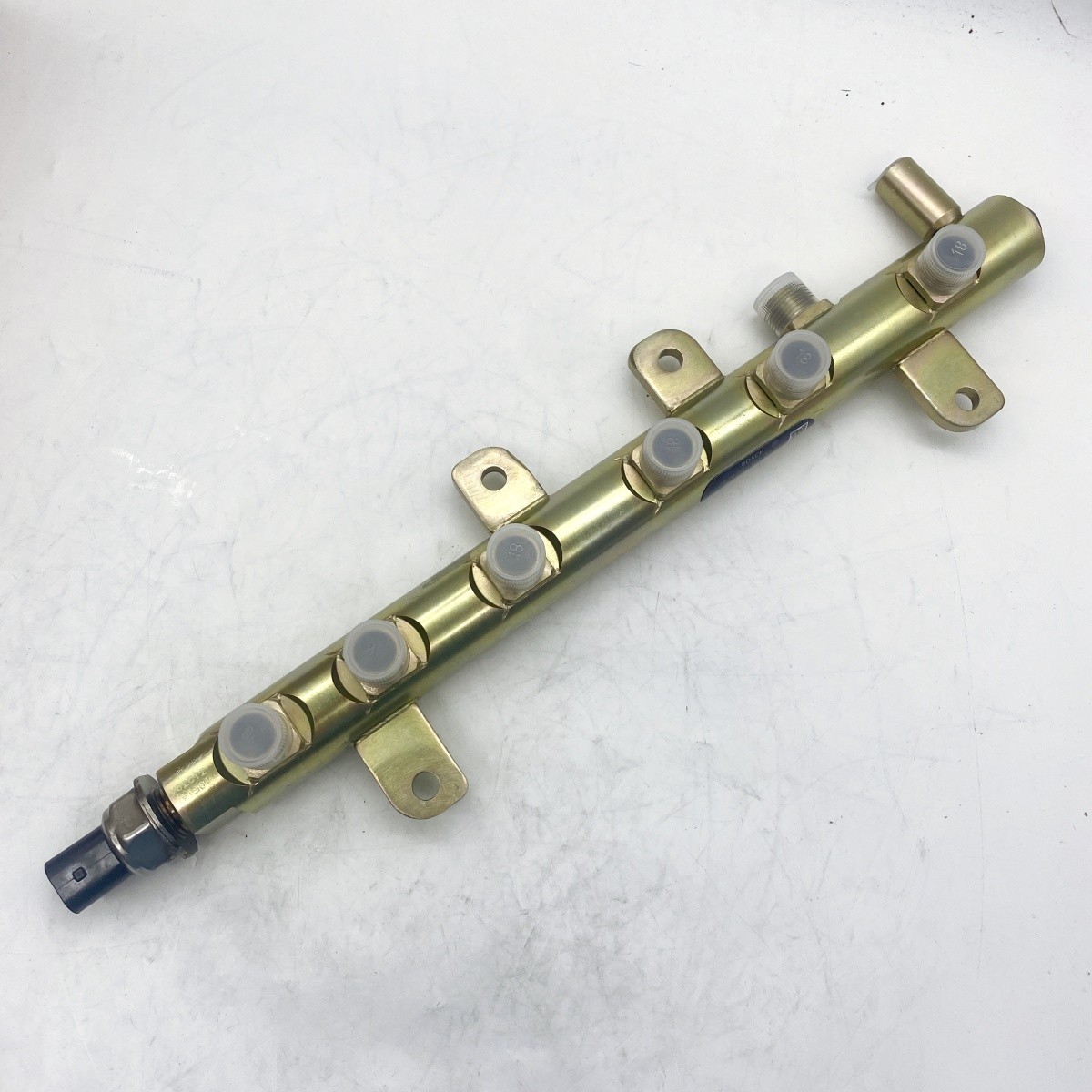 0445226126 5295117 Cummins 6.7L Fuel Rail for 13-18 Dodge Ram 6.7L Diesel